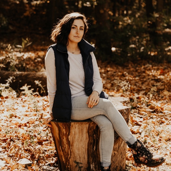 Meet your Posher, Dana - Picture 1 of 4